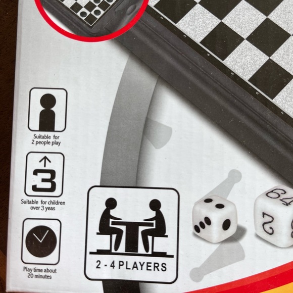 NWOT GAME BOARD AND PIECES - Picture 2 of 5